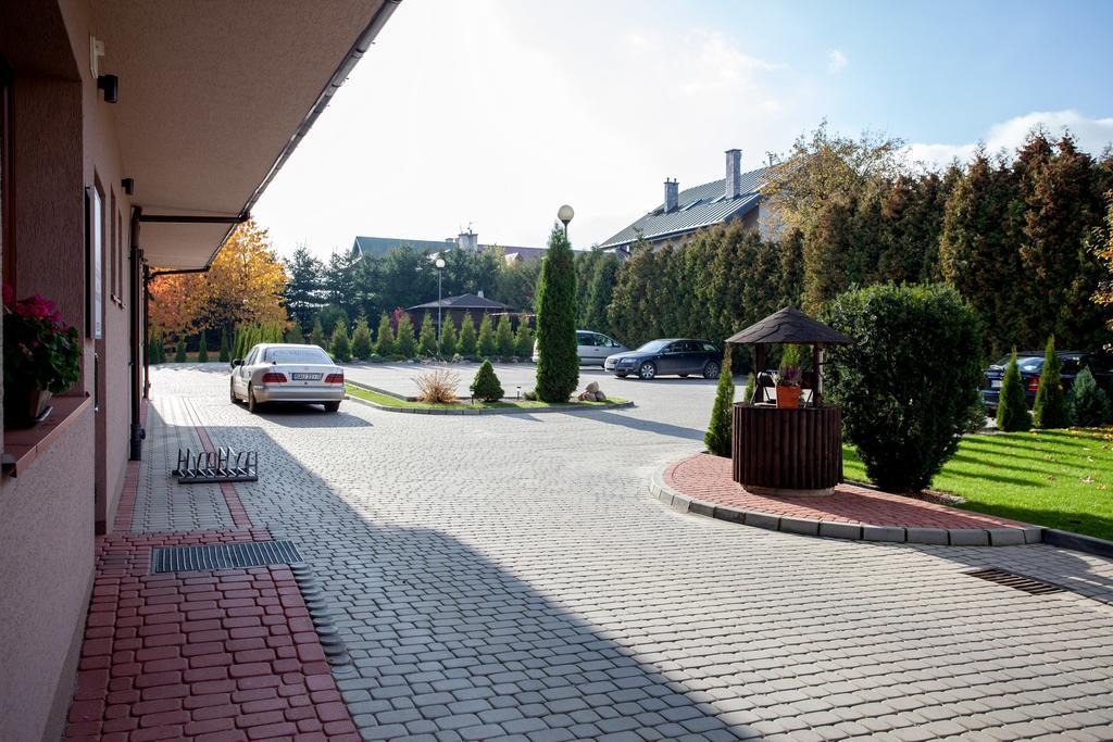Villa Centrum Mlodosci Августів Екстер'єр фото